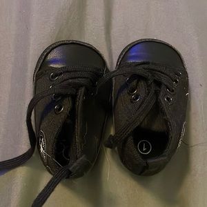 0/3 Black Baby Converse